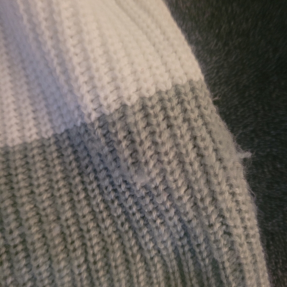 Striped Green and White Sweater Size XL - Picture 3 of 6